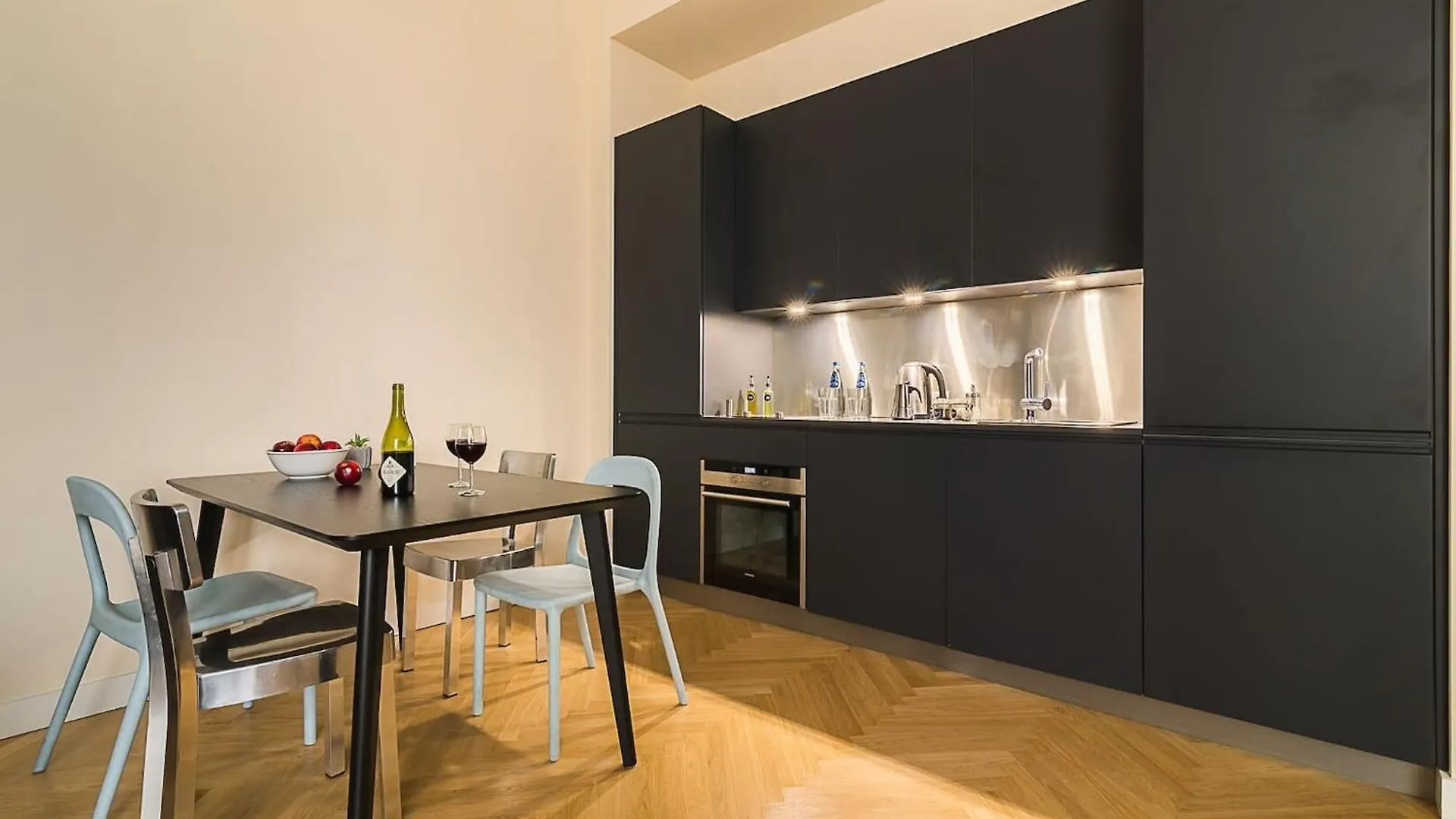 Rent Like Home - Hoza 39 Warsaw