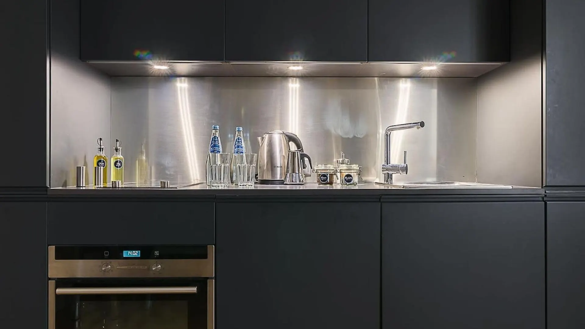Rent Like Home - Hoza 39 Warszawa 0*,